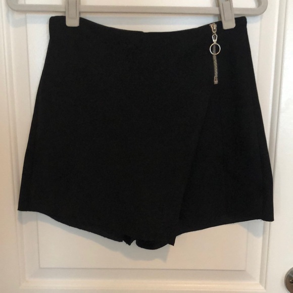 Black Suede Envelope Zara Skort with Circle Zipper - Picture 1 of 4